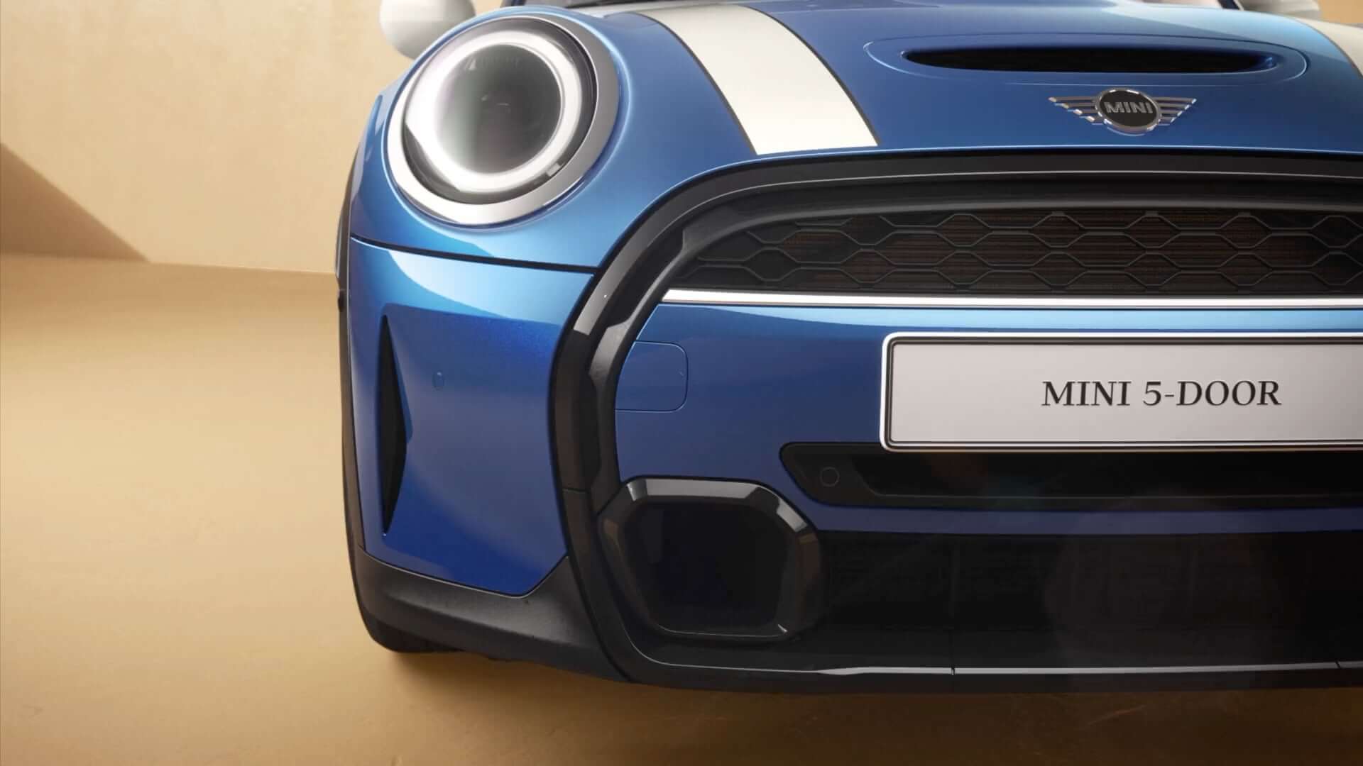MINI Hatch 5 portes – vue de trois quart avant – bleu et blanc